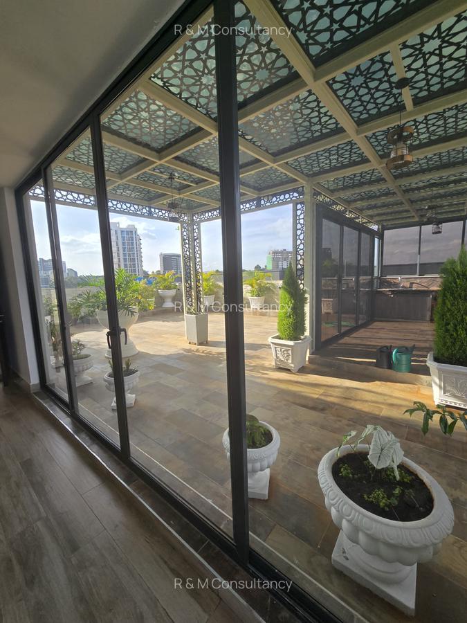 4 Bed House with En Suite at Two Rivers Mall - 20