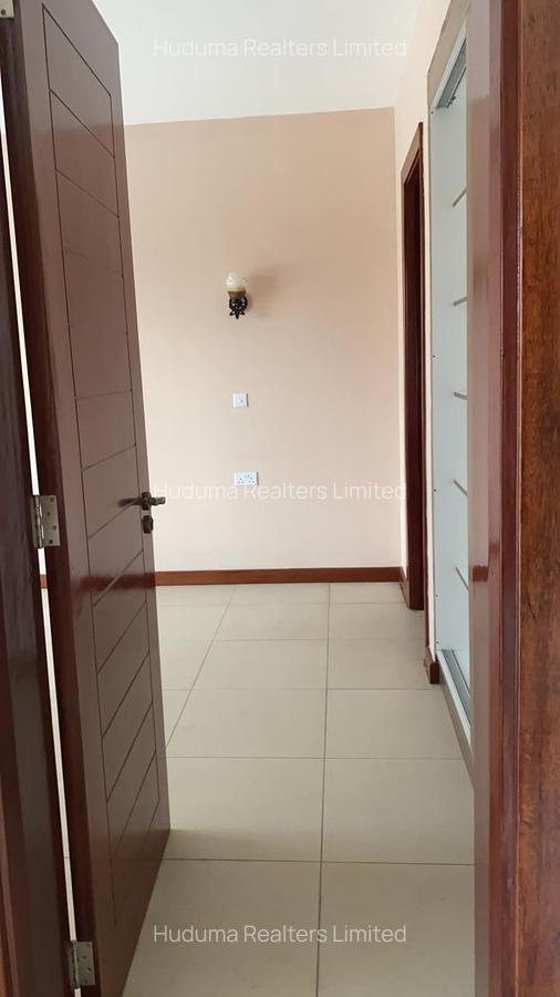 1 Bed Apartment with En Suite at Wood Avenue - 6