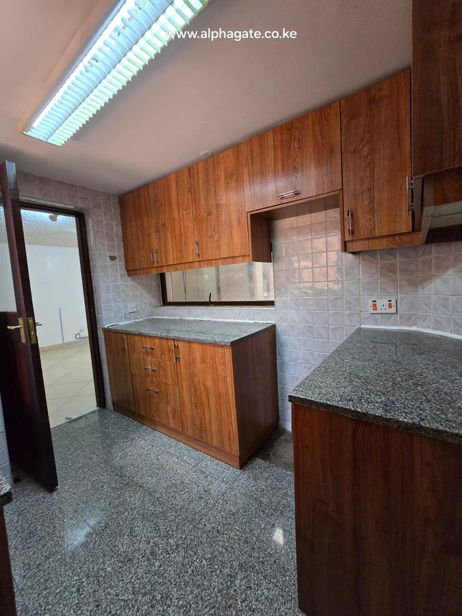 1 Bed Apartment in Westlands Area - 3