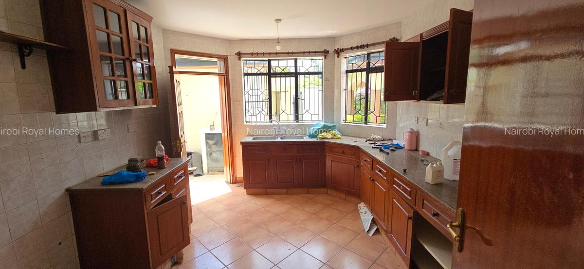 4 Bed Townhouse with En Suite at Lavington Green - 13