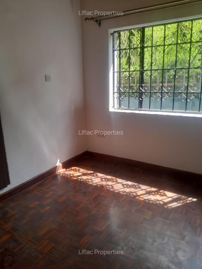 4 Bed House with En Suite in Runda - 17