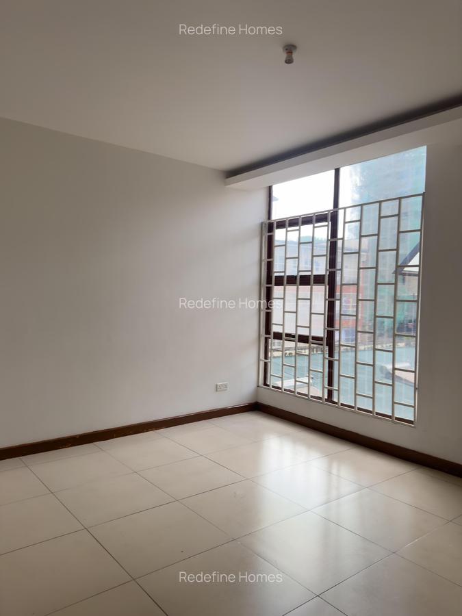 3 Bed Apartment with En Suite in Parklands - 13