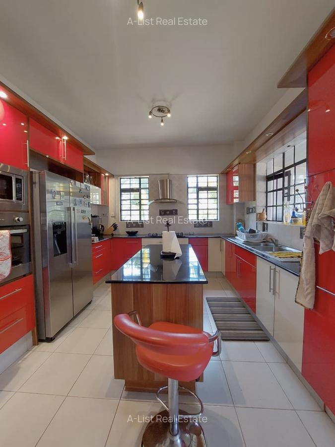4 Bed Villa with En Suite at Kirawa Road - 19
