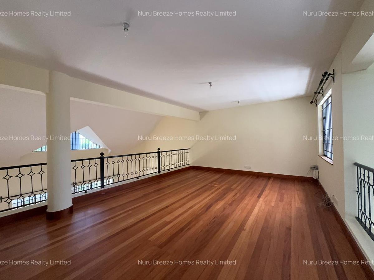 5 Bed Townhouse with En Suite in Lavington - 8