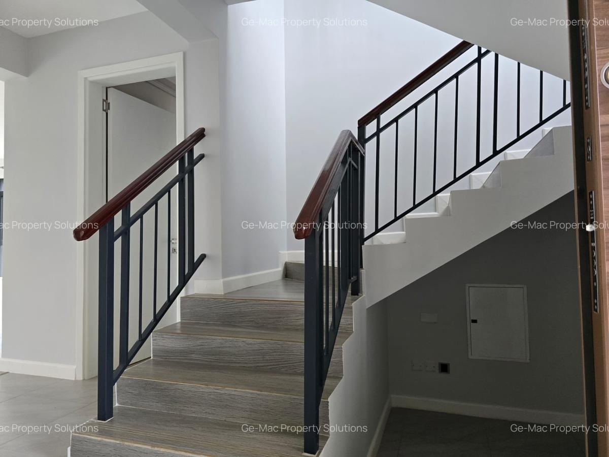 4 Bed House with En Suite in Kiambu Road - 11