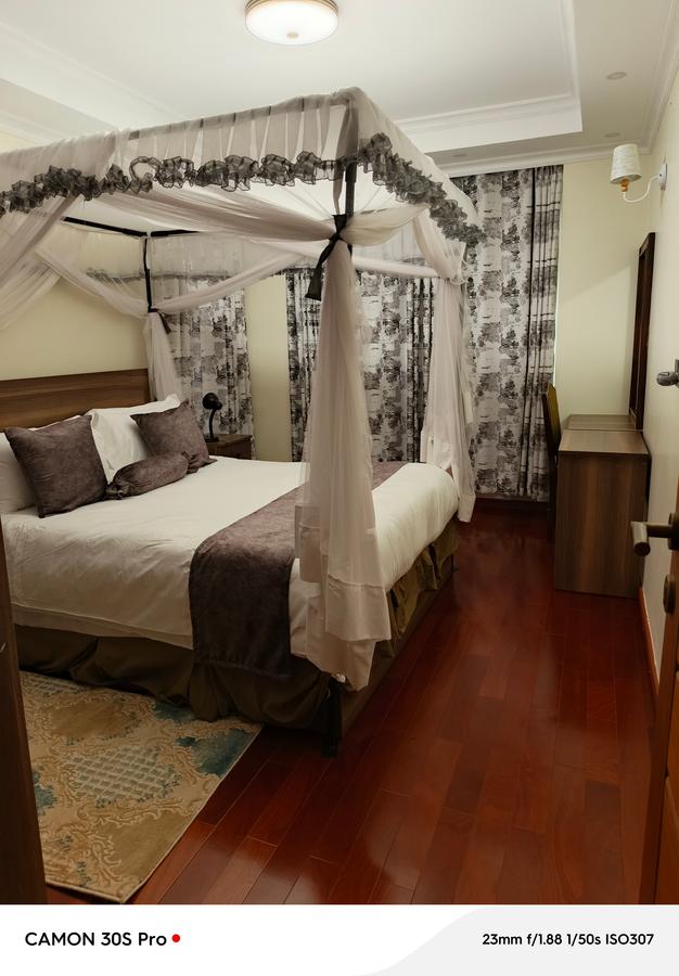 Serviced 1 Bed Apartment with En Suite at Lavington - 9