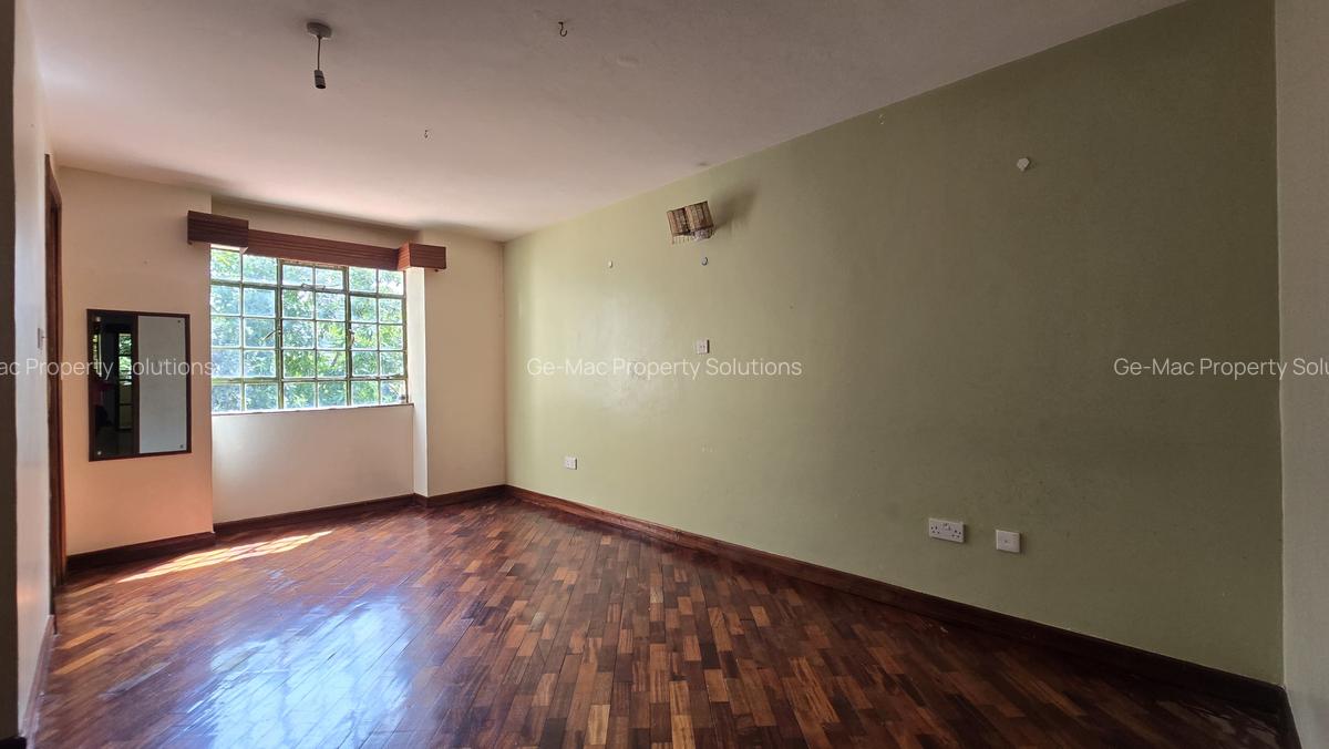 5 Bed Townhouse with En Suite in Lavington - 18