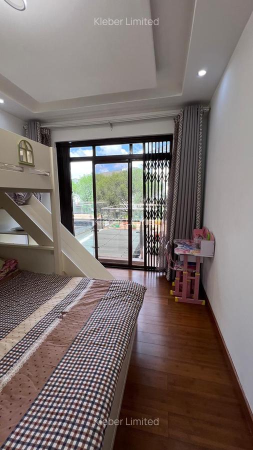 5 Bed Villa with En Suite in Lavington - 6