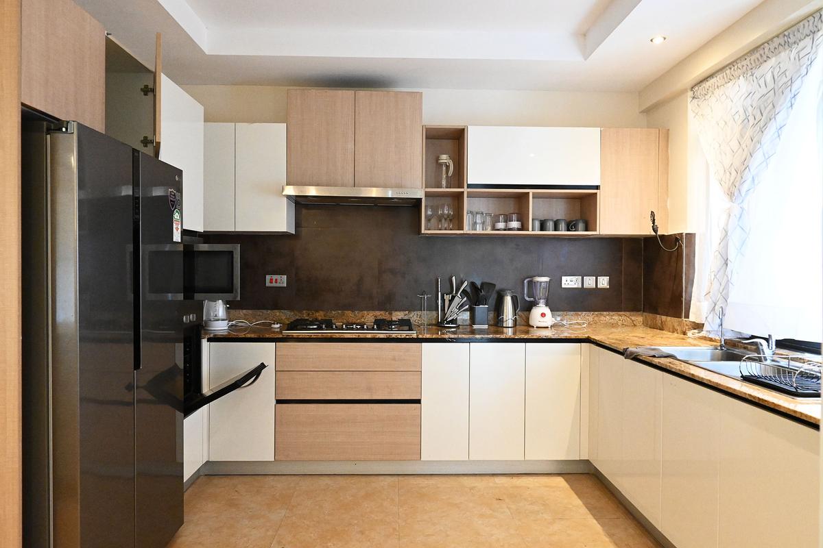 Furnished 3 Bed Apartment with En Suite in Riverside - 3