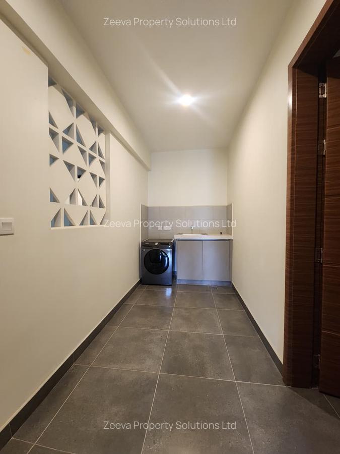 3 Bed Apartment with En Suite in Riverside - 6