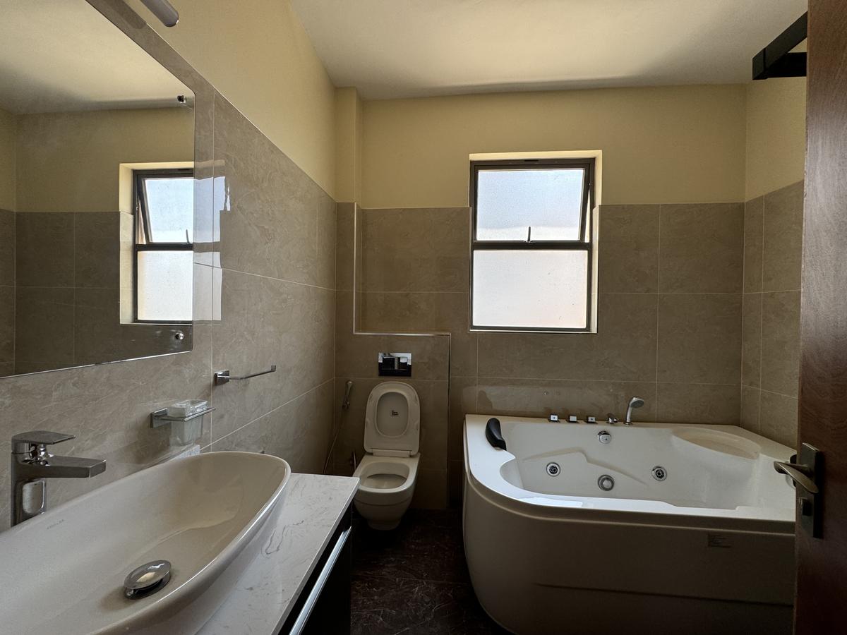 2 Bed Apartment with En Suite in General Mathenge - 15