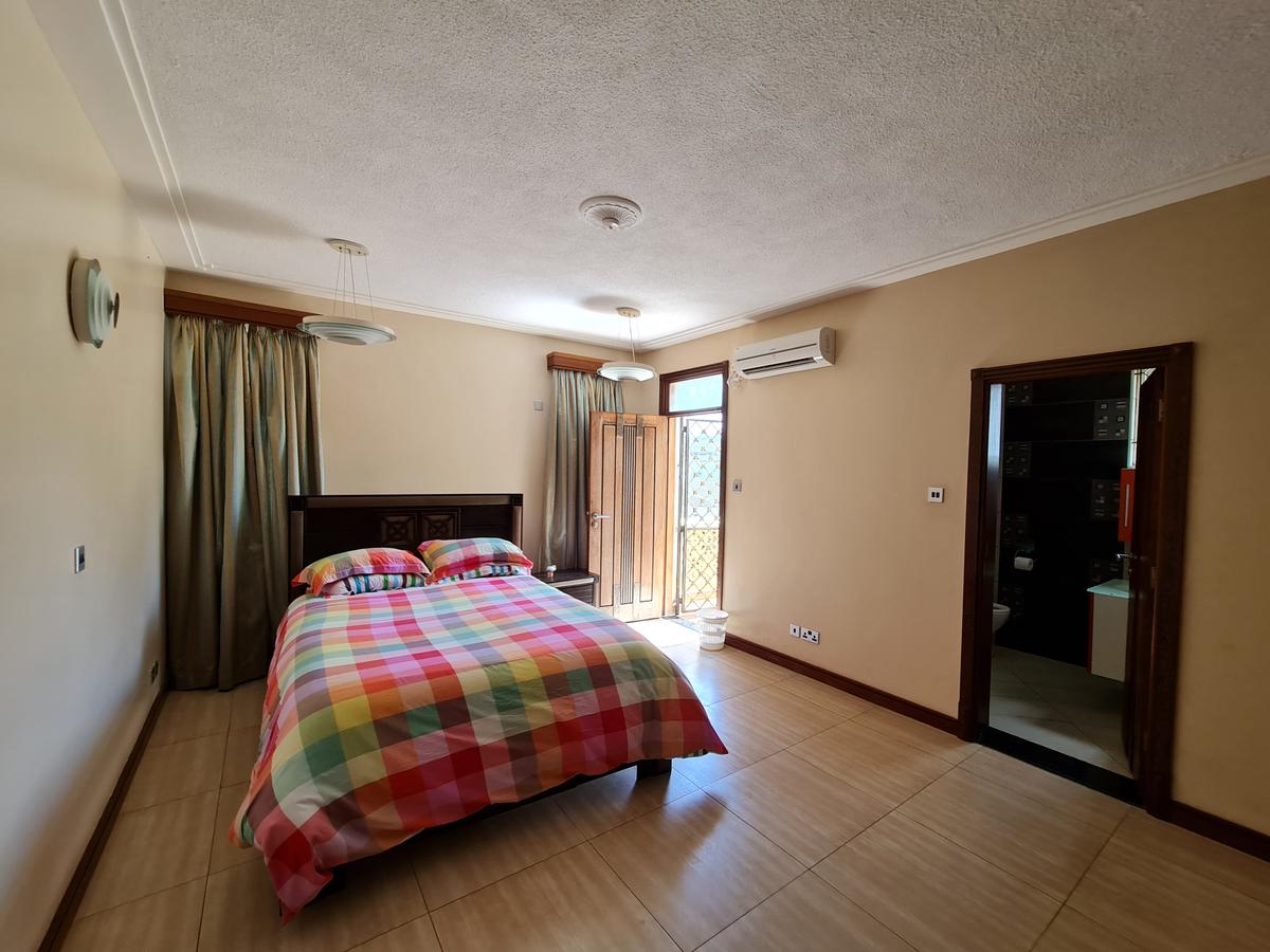 Furnished 3 Bed Apartment with En Suite in Nyali Area - 13