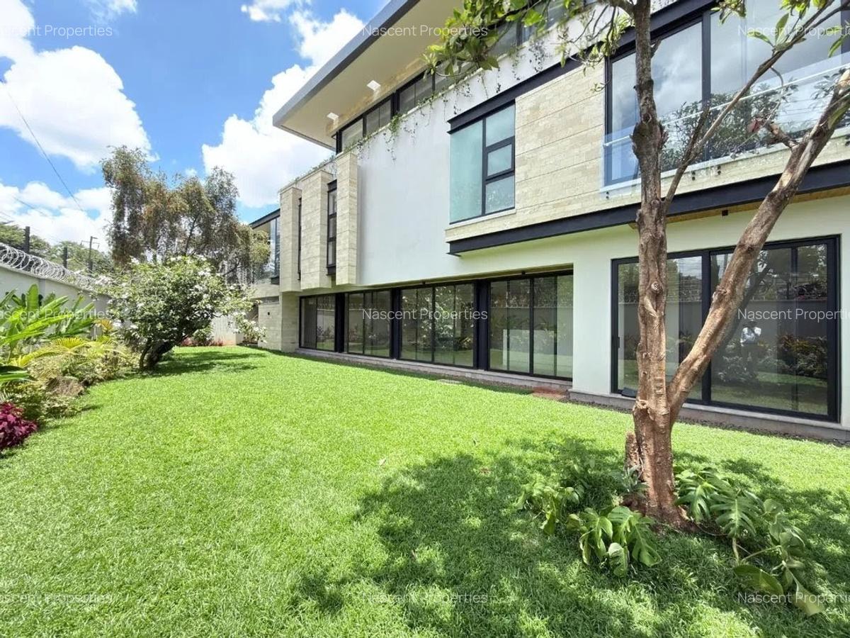 5 Bed House with En Suite in Kyuna - 1