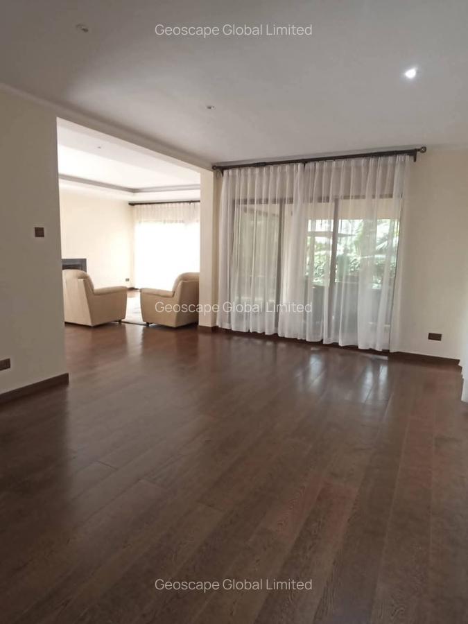 4 Bed Townhouse with En Suite in Westlands Area - 11
