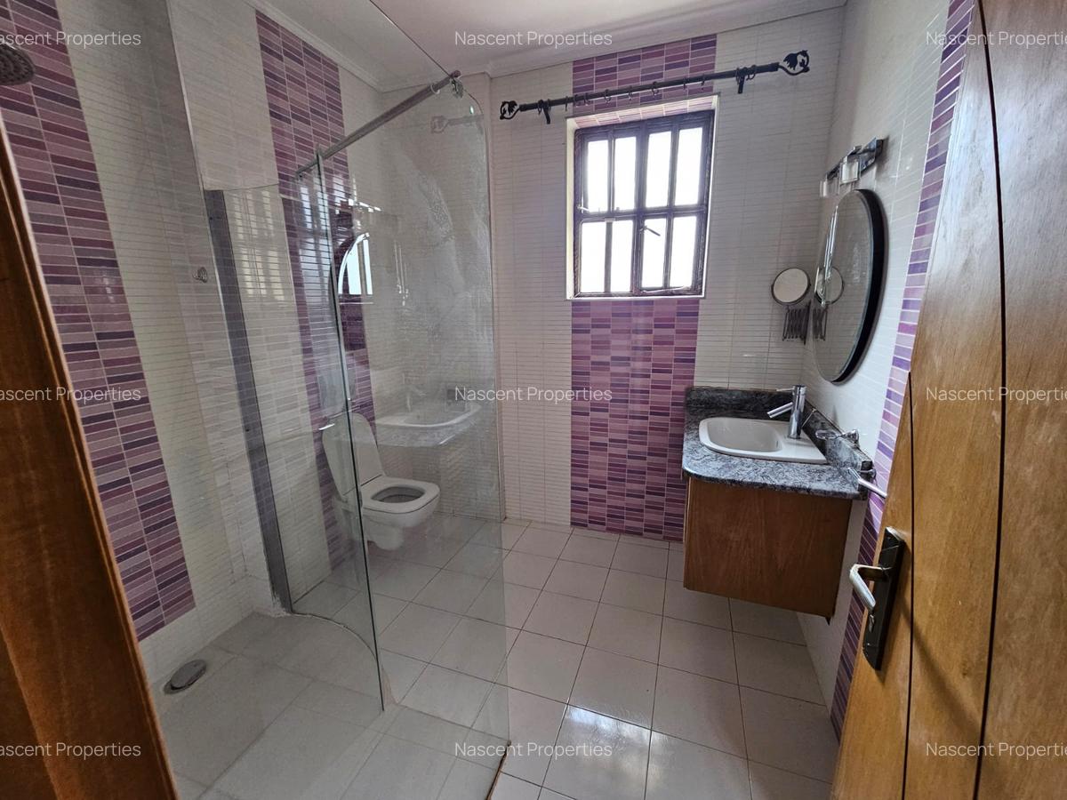 5 Bed House with En Suite in Nyari - 17