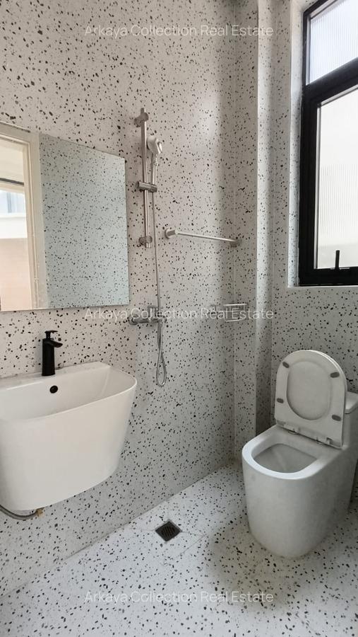 5 Bed Townhouse with En Suite in Lavington - 11