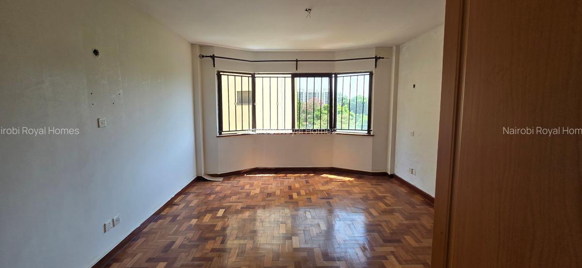 3 Bed Apartment with En Suite at Lavington Green Garden - 12