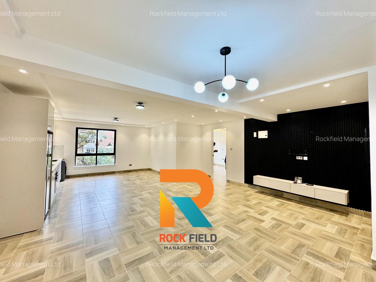 1 Bed Apartment with En Suite in Brookside - 5