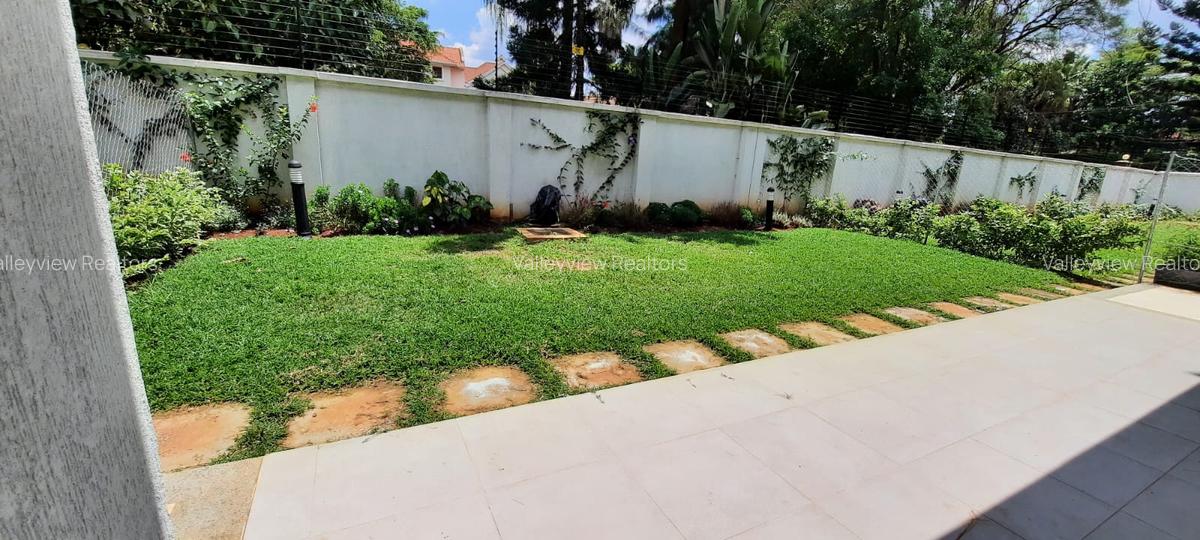 5 Bed Townhouse with En Suite at Lavington - 5