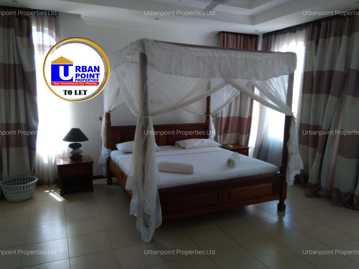 Furnished 3 Bed Apartment with En Suite in Nyali Area - 10