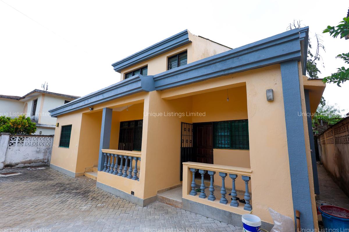 4 Bed House with Staff Quarters in Nyali Area - 19