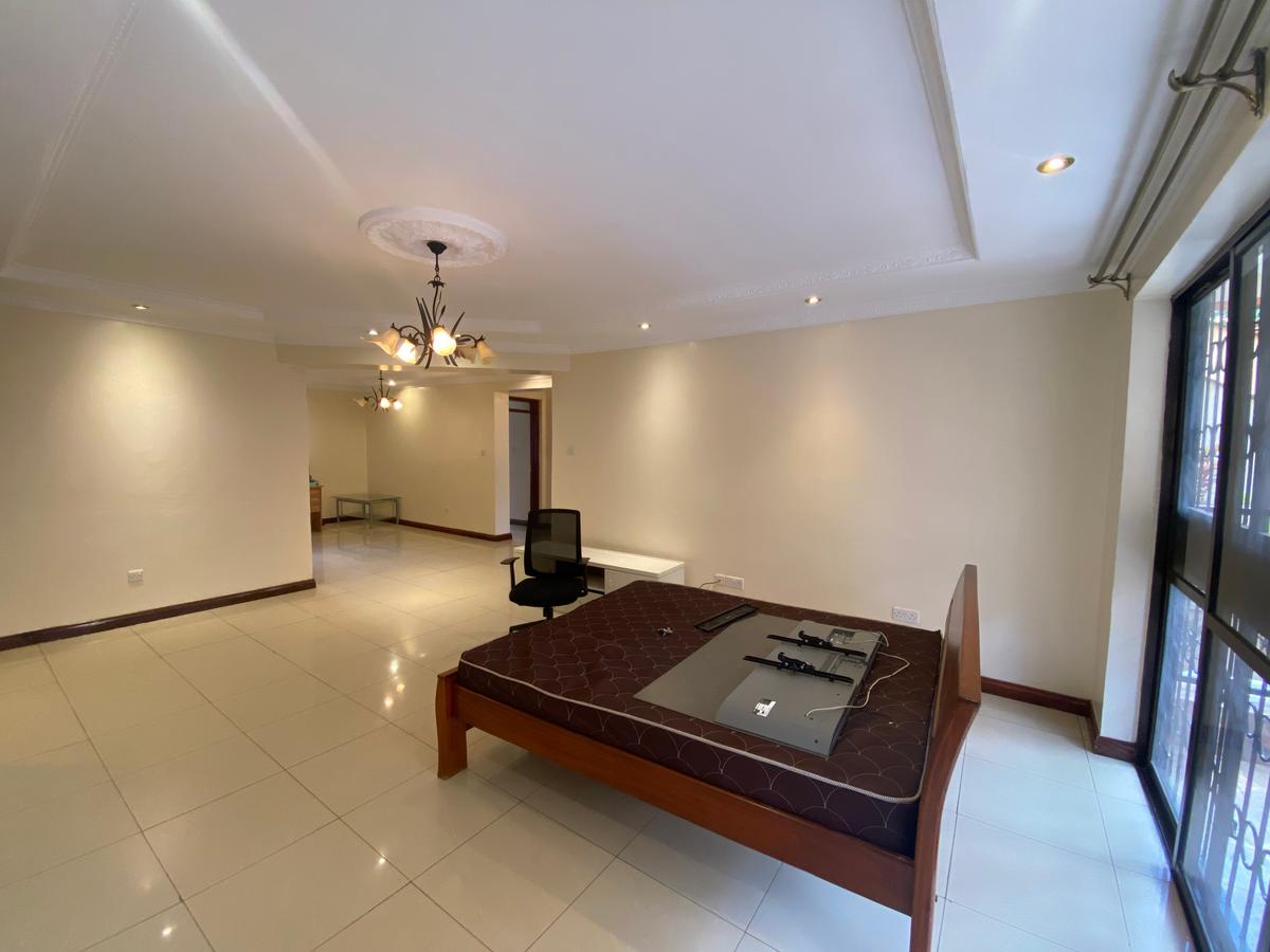 3 Bed Apartment with En Suite in Lavington - 2