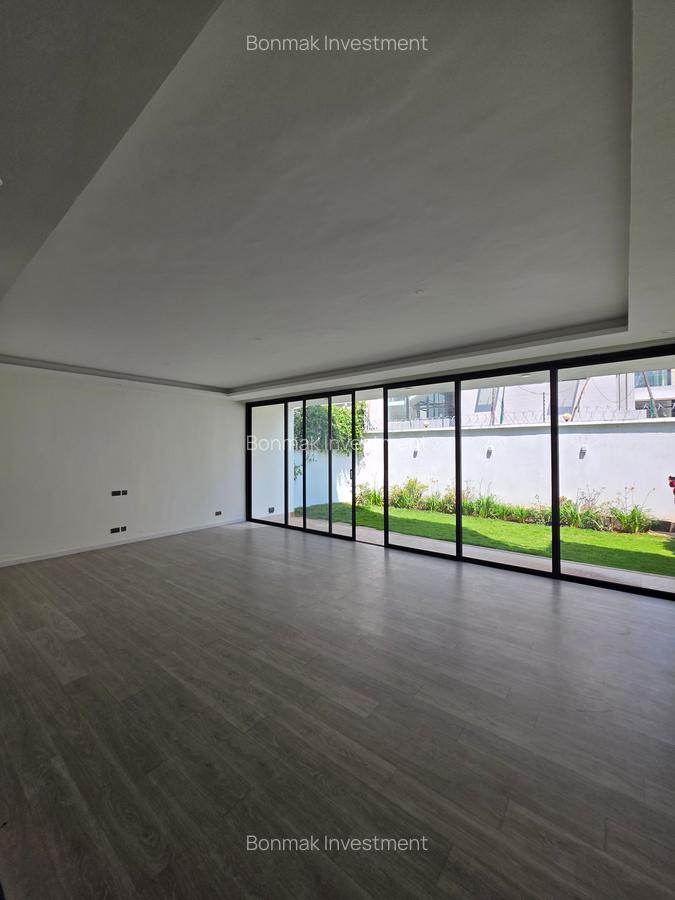 5 Bed Townhouse with En Suite at Lavington Green - 9