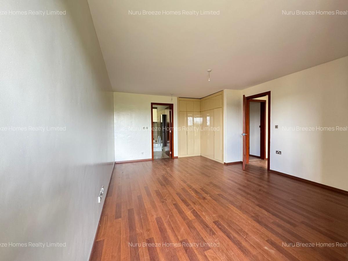 3 Bed Apartment with En Suite in Parklands - 15