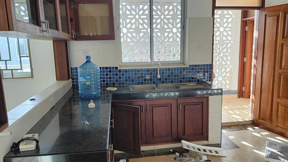 Serviced 3 Bed Apartment with En Suite at Shanzu - 5