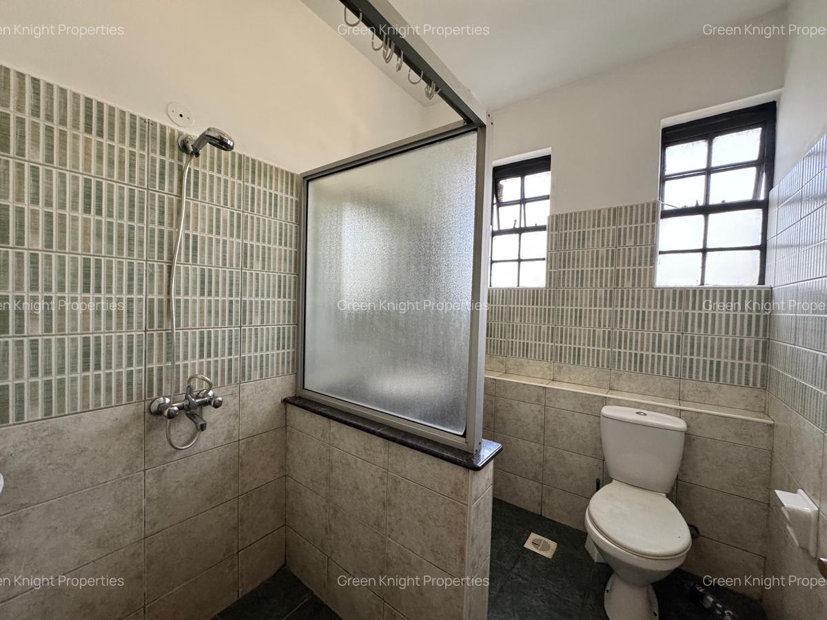 Serviced 3 Bed Apartment with En Suite in Kilimani - 11