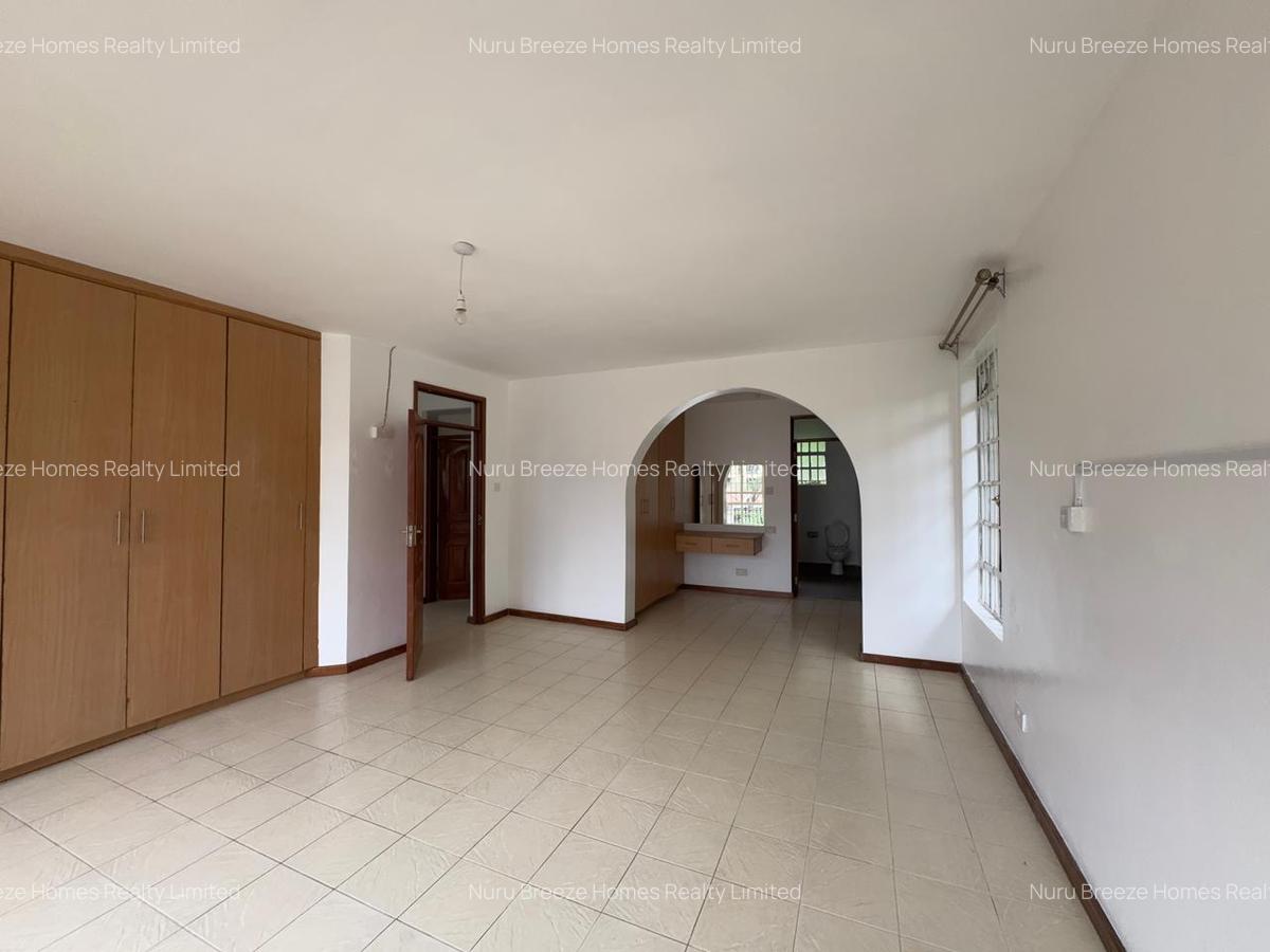 4 Bed Townhouse with En Suite in Spring Valley - 6