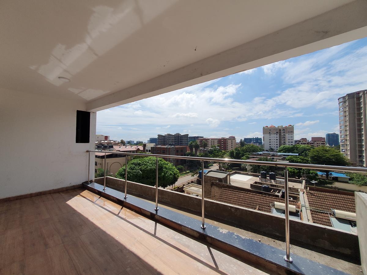 4 Bed Apartment with En Suite in Parklands - 4