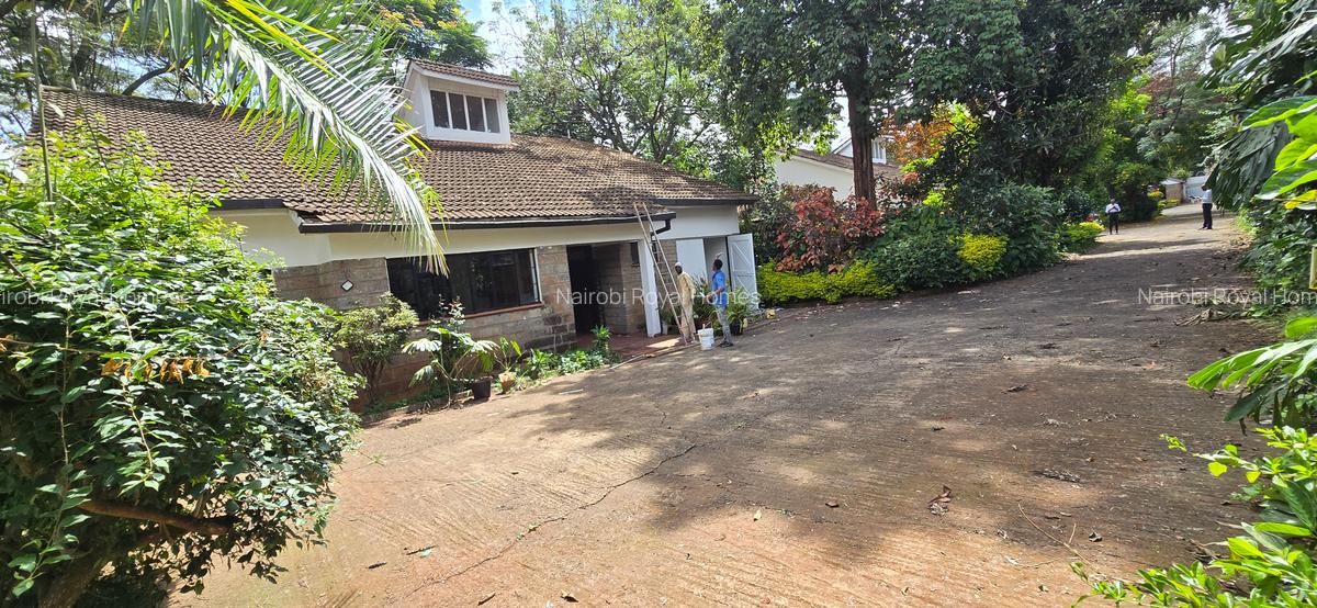 4 Bed Townhouse with En Suite at Lavington Road - 2