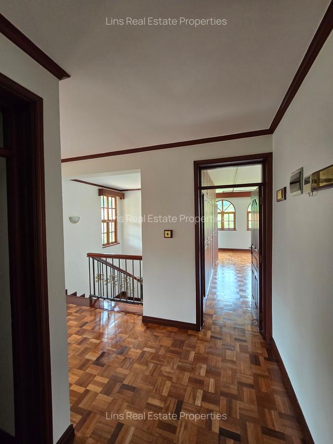 4 Bed Townhouse with En Suite in Lavington - 6