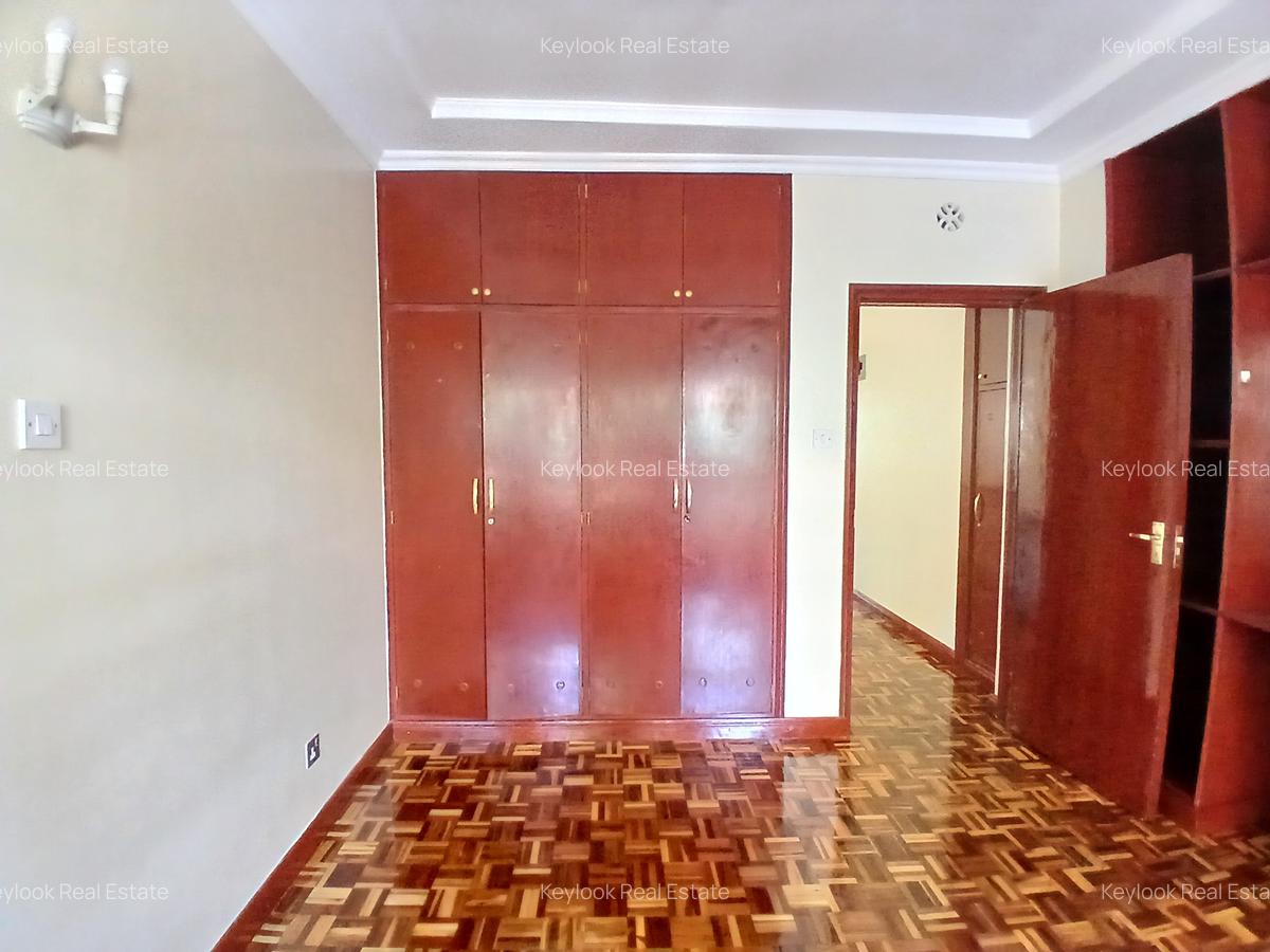 4 Bed Townhouse with En Suite at Lavington - 11