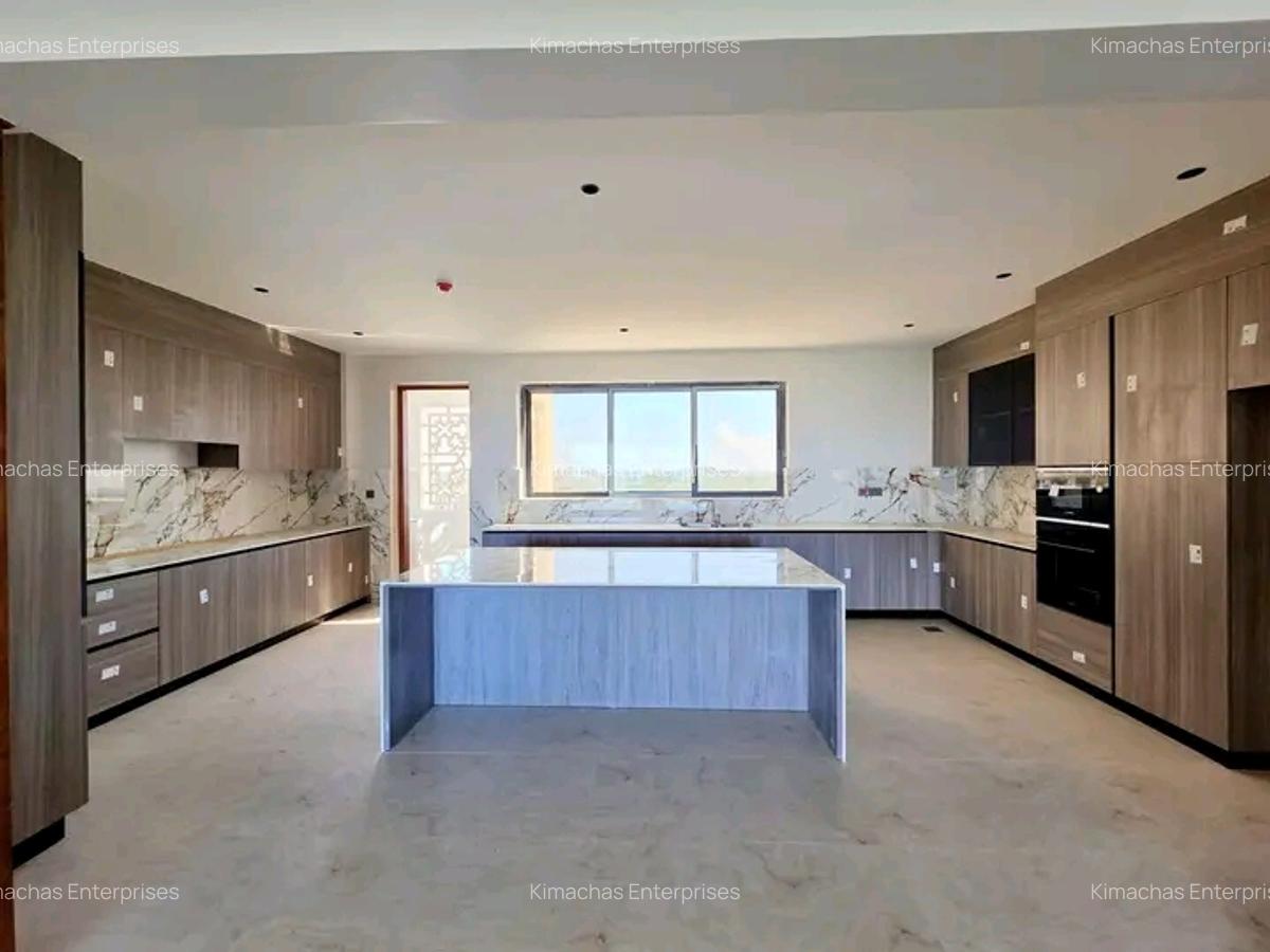 3 Bed Apartment with En Suite at Mbuuni Road - 1