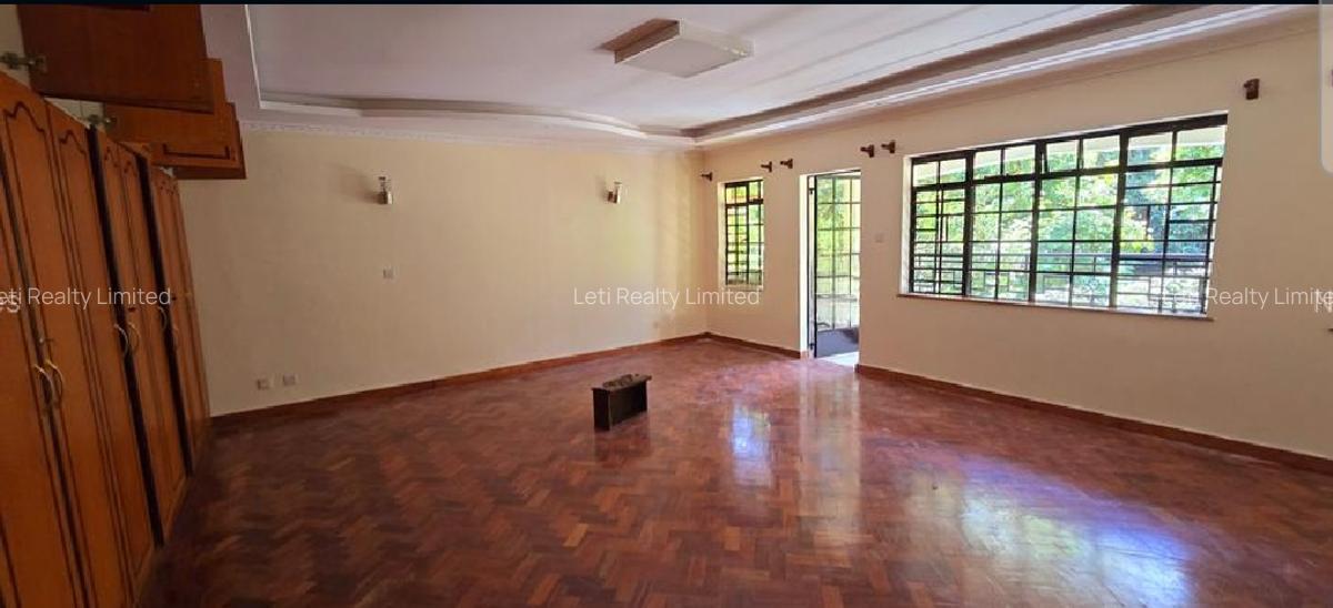 4 Bed Townhouse with En Suite in Lavington - 2