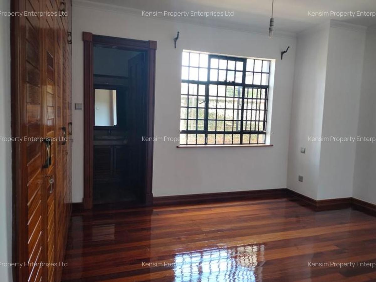 4 Bed Townhouse with En Suite in Spring Valley - 10