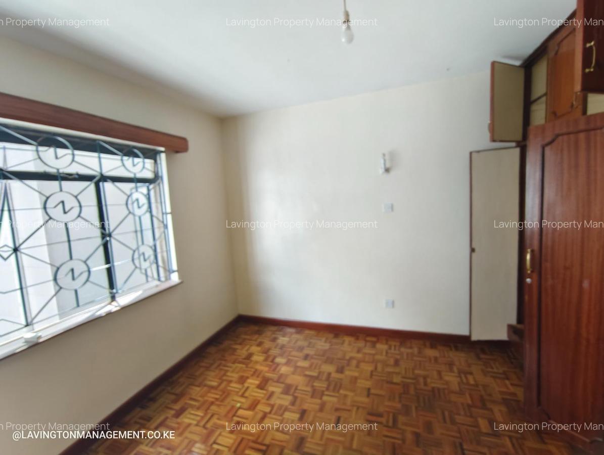 4 Bed Townhouse with En Suite at Valley Arcade - 18