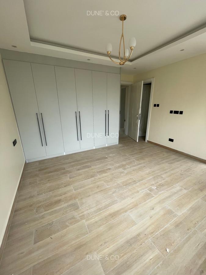 3 Bed Apartment with En Suite in Westlands Area - 17