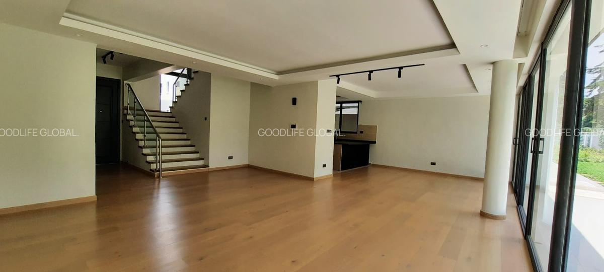 4 Bed Villa with En Suite in Lavington - 6