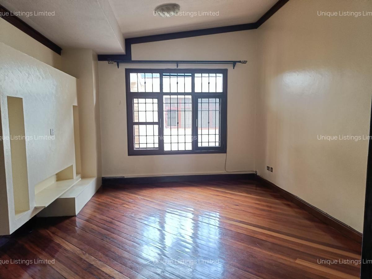 2 Bed Villa with En Suite in Hill View - 9