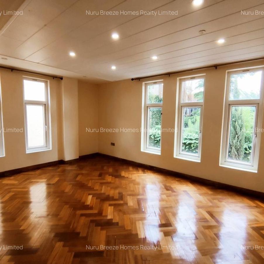 5 Bed Townhouse with En Suite in Lavington - 10