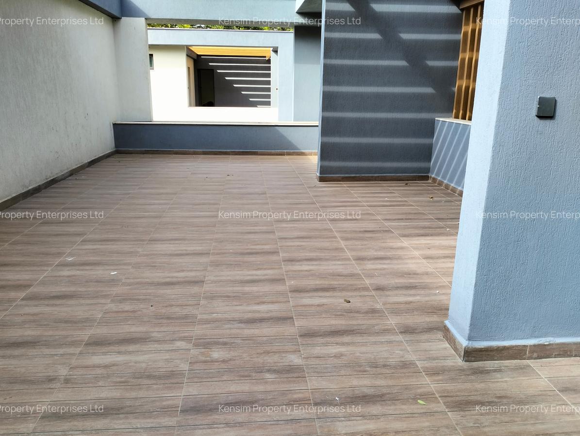 5 Bed Townhouse with En Suite in Lavington - 4