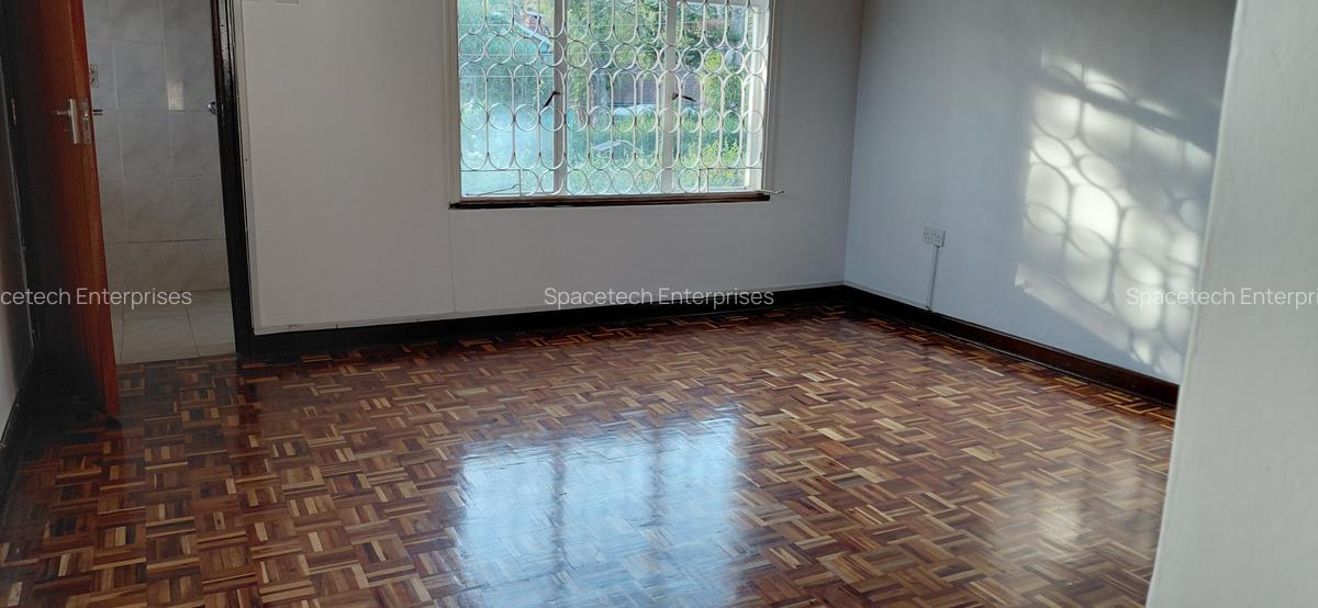 4 Bed House with En Suite in Runda - 9