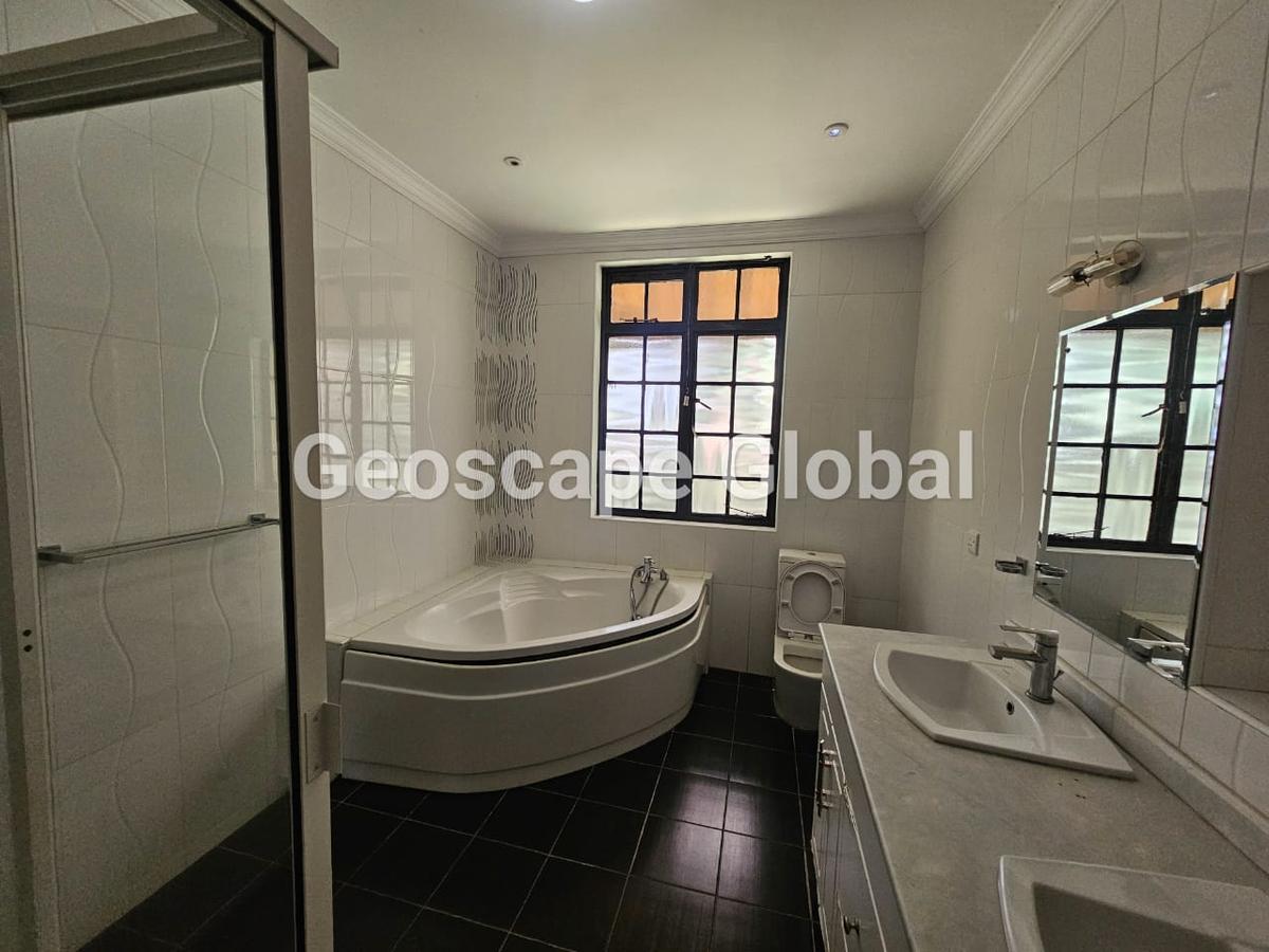 5 Bed House with En Suite in Karen - 4