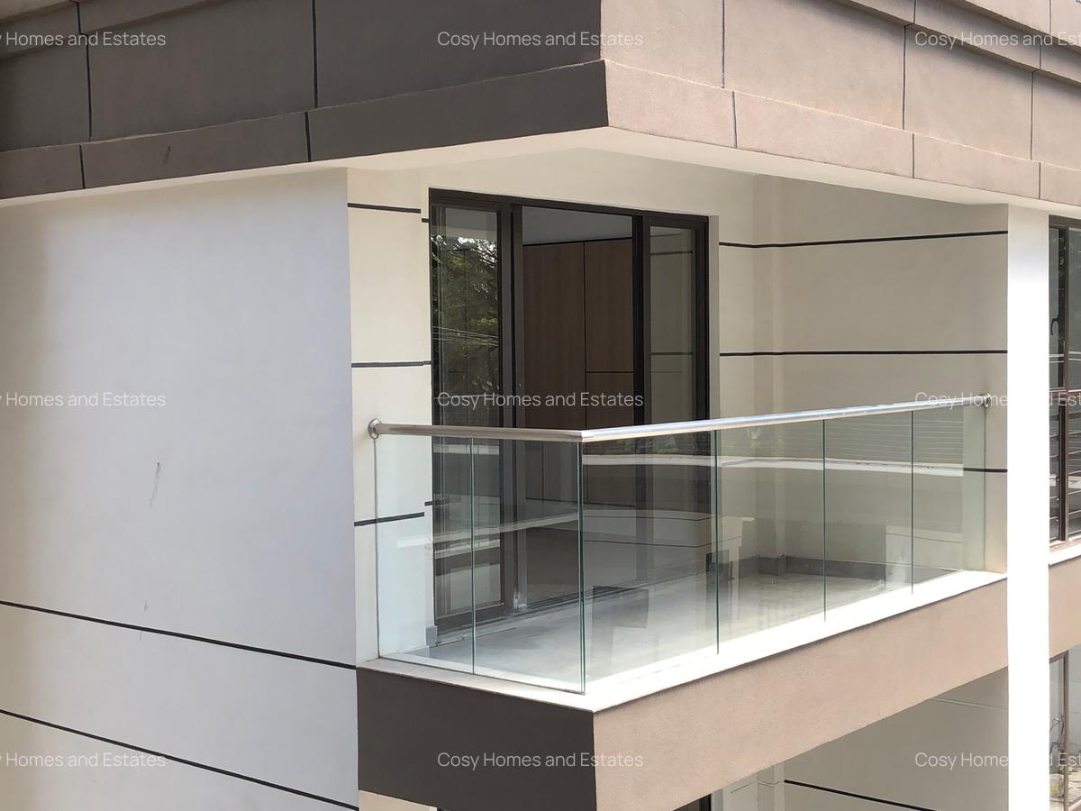 3 Bed Apartment with En Suite at Riverside - 9