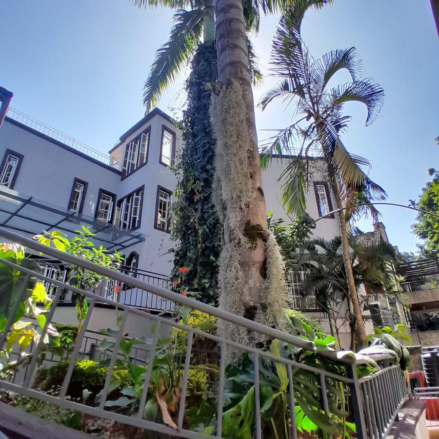 4 Bed House with En Suite in Spring Valley - 1