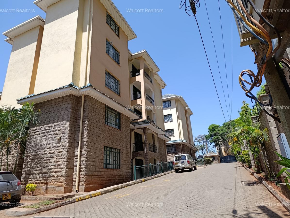 3 Bed Apartment with En Suite in Lavington - 1