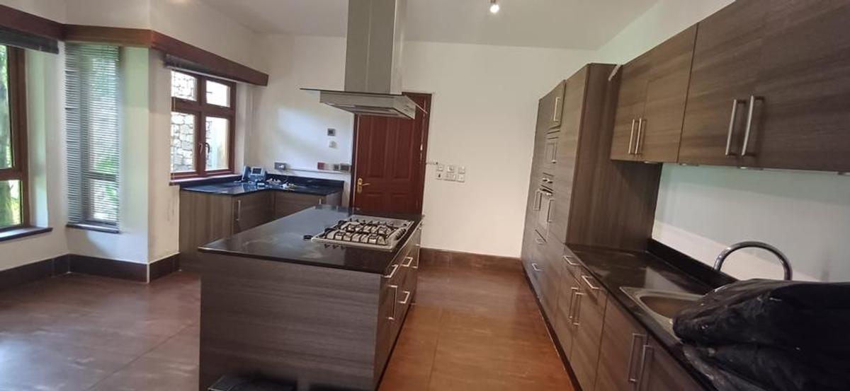 4 Bed Townhouse with En Suite in Kitisuru - 6